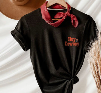 HEY COWBOY GRAPHIC TEE